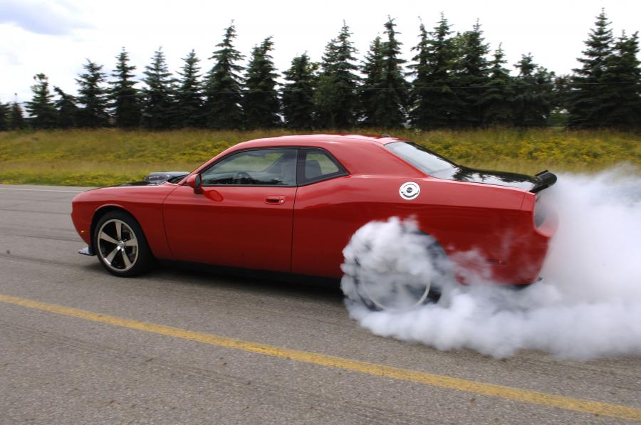  Dodge Challenger SRT10 Concept (LC) 2008 года  (фото 6 из 11)